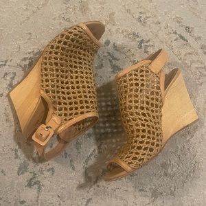 Vince Camuto Signature Tan Wedges